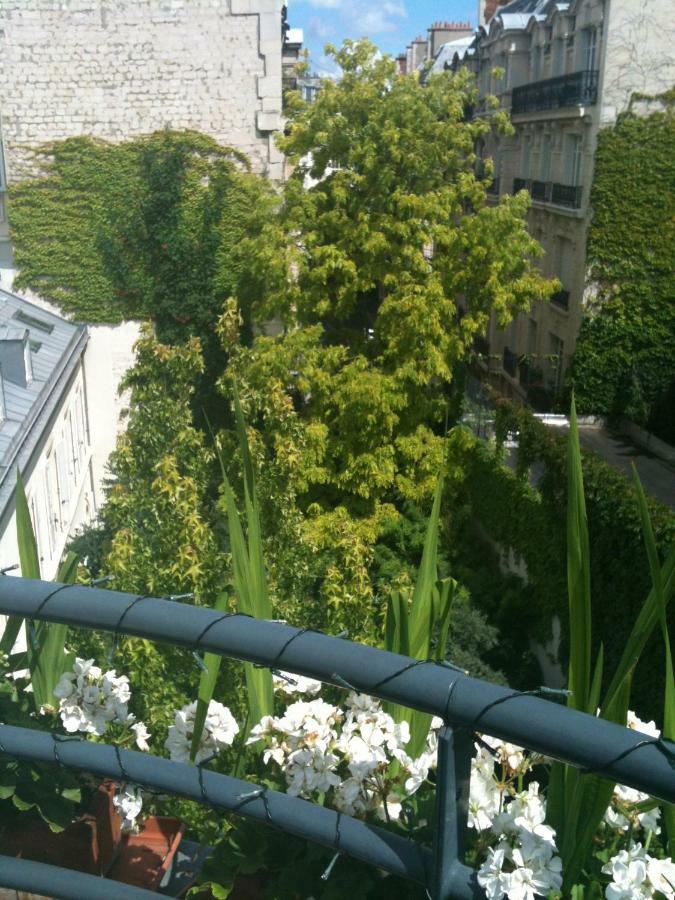 52 Clichy Bed & Breakfast - Chambre D'Hotes Bed & Breakfast Paris Exterior photo